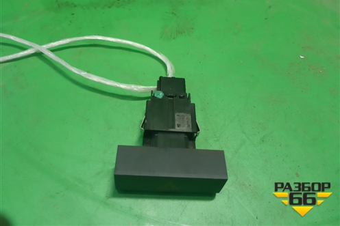 Кнопка аварийной сигнализации (6J0953235) для Seat Ibiza с 2008-2017г
