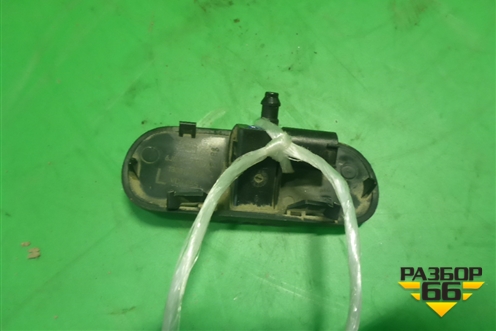 Форсунка омывателя лобового стекла (левая с обогревом) (6J0955985A) для Seat Ibiza с 2008-2017г