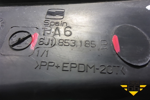 Решетка стеклоочистителей (6J1853185B) для Seat Ibiza с 2008-2017г