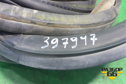 Уплотнитель багажника (на кузов) (30762251) для Volvo XC90 с 2002-2015г