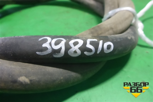 Патрубок системы охлаждения (3.2л B6324S) (на расширительный бачок) (8684366) для Volvo XC90 с 2002-2015г