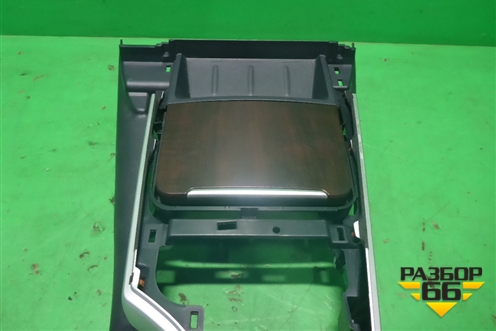 Консоль (58804KK240) для Toyota Fortuner с 2016г