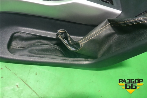 Консоль (58804KK240) для Toyota Fortuner с 2016г
