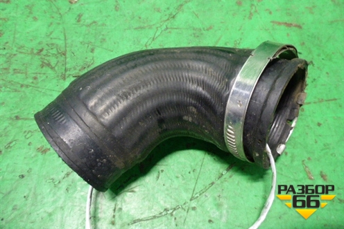 Патрубок интеркулера резиновый (2.0 CBD TDI) для Volkswagen Passat (B6) с 2005-2010г