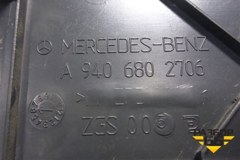 Накладка на торпедо  (левая боковая) (A9406802706) для Mercedes Benz  TRUCK Axor 2 с 2004г
