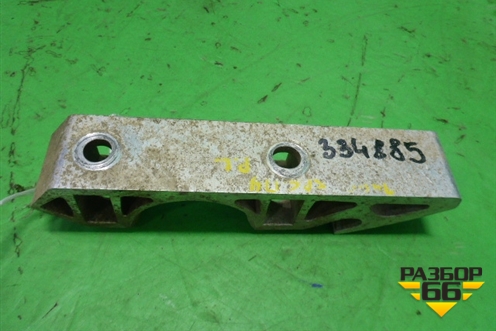 Кронштейн переднего стабилизатора (7L0411063B) для Volkswagen Touareg c 2002-2010г