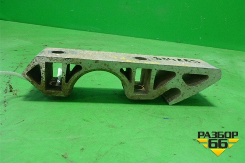 Кронштейн переднего стабилизатора (7L0411063B) для Volkswagen Touareg c 2002-2010г
