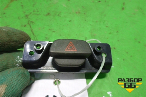 Кнопка аварийной сигнализации для Ford Fiesta с 2001-2008г