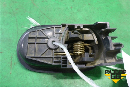 Ручка внутренняя двери задней левой (5716A303HA) для Mitsubishi Colt с 2004г
