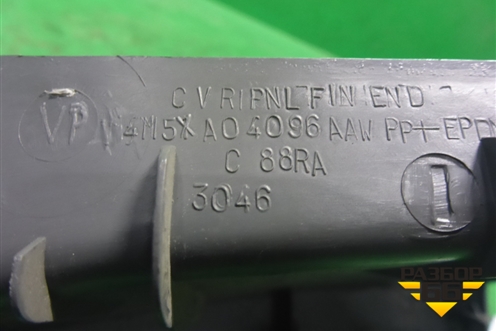 Накладка на торпедо (боковая правая) (4M5XA04096AAW) для Ford Focus 2 с 2008-2011г