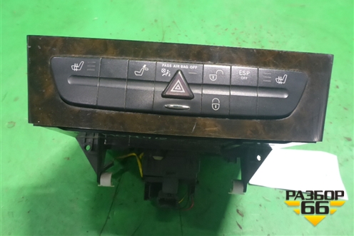 Модуль кнопок (в сборе с CD-чейнджером) (A2196800552) для Mercedes Benz CLS C219 с 2004-2010г