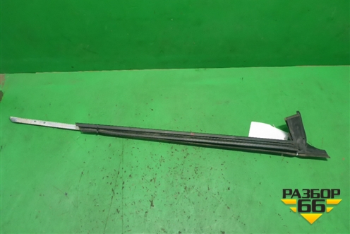 Накладка стекла переднего левого (A2197250565) для Mercedes Benz CLS C219 с 2004-2010г