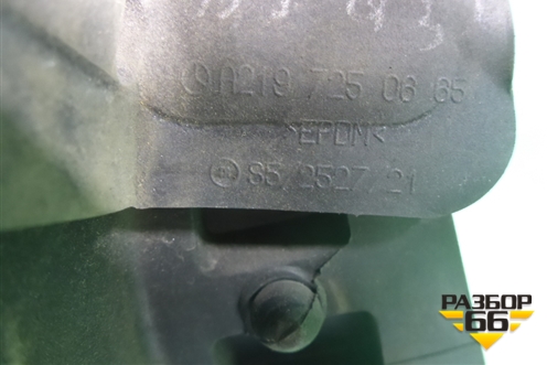 Накладка стекла переднего правого (A2197250665) для Mercedes Benz CLS C219 с 2004-2010г