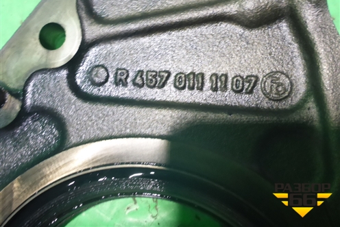 Крышка двигателя передняя ( 12.л OM457LA) (нижняя) (A4570111607) для Mercedes Benz  TRUCK Axor 2 с 2004г