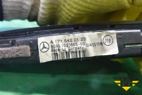 Дисплей паркинга (задний) (A1715420123) для Mercedes Benz CLS C219 с 2004-2010г