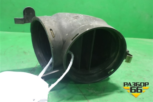 Патрубок воздушного фильтра ( 5.0л M113) (A1121400118) для Mercedes Benz CLS C219 с 2004-2010г