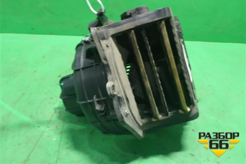 Моторчик отопителя (в сборе) (64119204485) для BMW 7 серия F01/F02 с 2008г