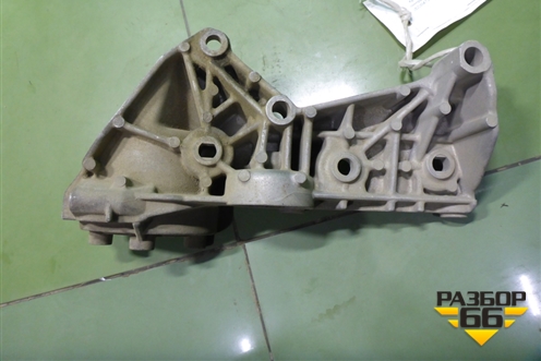 Кронштейн генератора (8200473400) для Nissan Almera G15 с 2012г