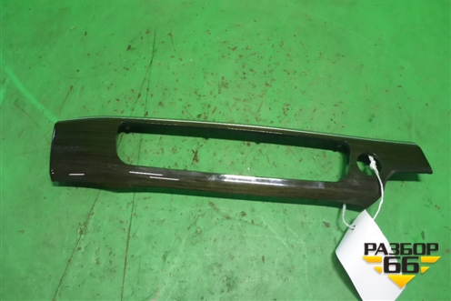 Накладка на торпедо (центральная) (9192351) для BMW 7 серия F01/F02 с 2008г