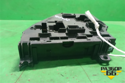 Блок предохранителей подкапотный (9210857) для BMW 7 серия F01/F02 с 2008г