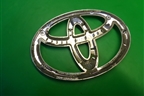 Эмблема на крышку багажника (9097502063) для Toyota Camry V70 с 2017г