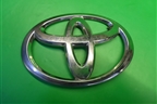 Эмблема на крышку багажника (9097502063) для Toyota Camry V70 с 2017г