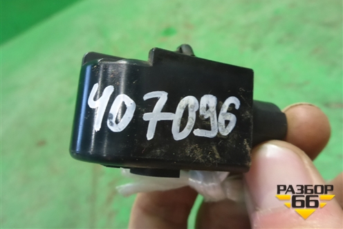 Реле (с двери багажника) (8974751010) для Lexus RX 300/330/350 с 2003-2009г