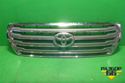 Решетка радиатора (после 2012г до 2015г под камеру) (5311460110) для Toyota Land Cruiser (200) с 2008г