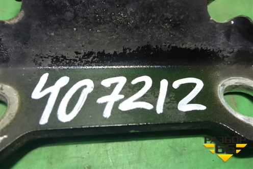 Петля двери багажника (6881048010) для Lexus RX 300/330/350 с 2003-2009г