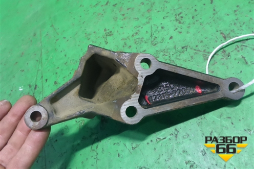 Кронштейн двигателя правый ( 1.6л 3ZZ) (1231522050) для Toyota Corolla (E12) с 2001-2007г