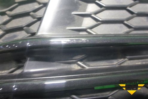 Решетка в передний бампер левая (S-Line) (8W0807681F) для Audi A4 (В9) с 2015г
