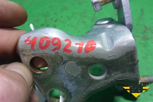 Петля двери задней левой верхняя (MR313665) для Mitsubishi Lancer-9  с 2003-2008г