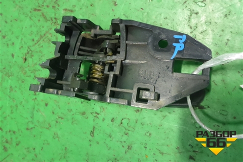 Ручка внутренняя двери передней правой для Mitsubishi Lancer-9  с 2003-2008г