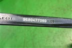 Поводок стеклоочистителя левый (9680477080) для Peugeot 408 с 2012г