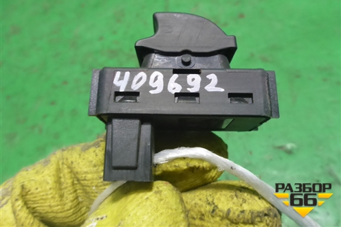 Кнопка стеклоподъёмника (передняя правая) (96662297ZD) для Peugeot 408 с 2012г