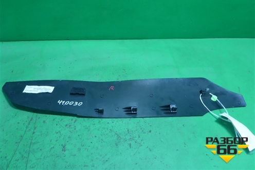 Накладка внутренняя (на консоль правая) (5L1863046) для Skoda Yeti с 2009г