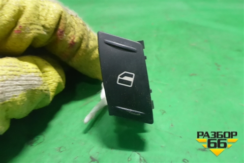 Кнопка стеклоподъёмника (правая) (1Z0959856) для Skoda Yeti с 2009г