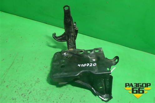 Площадка под аккумулятор (744100D010) для Toyota Yaris с 2005-2011г