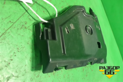 Накладка на торпедо (нижняя правая) (556070D010) для Toyota Yaris с 2005-2011г