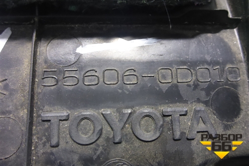 Накладка на торпедо (нижняя левая) (556060D010) для Toyota Yaris с 2005-2011г