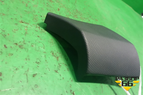 Накладка на торпедо (правая) (554460D020) для Toyota Yaris с 2005-2011г