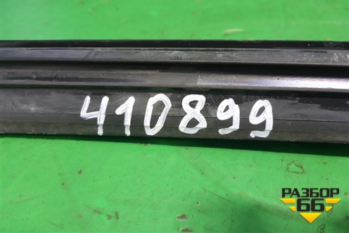 Уплотнитель стекла двери задней правой (681420D050) для Toyota Yaris с 2005-2011г