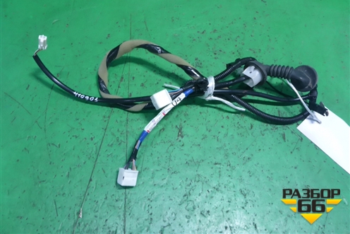 Проводка двери багажника (821840D040) для Toyota Yaris с 2005-2011г