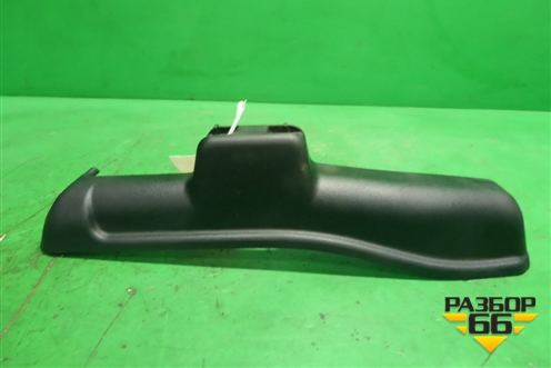 Накладка внутренняя (заднего правого сидения) (584420D040) для Toyota Yaris с 2005-2011г