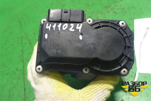 Заслонка дроссельная электрическая ( 1.3л 2SZ) (2203023010) для Toyota Yaris с 2005-2011г