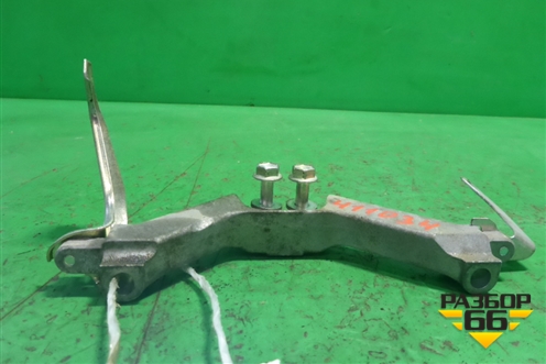 Кронштейн (крепление топливной рейки) (2226723030) для Toyota Yaris с 2005-2011г