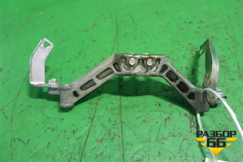 Кронштейн (крепление топливной рейки) (2226723030) для Toyota Yaris с 2005-2011г