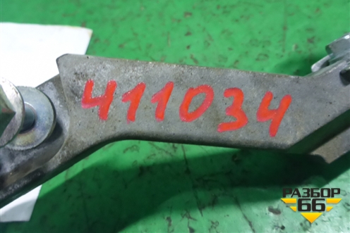 Кронштейн (крепление топливной рейки) (2226723030) для Toyota Yaris с 2005-2011г