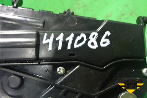 Замок двери передней левой (6 контактов) для Toyota Yaris с 2005-2011г