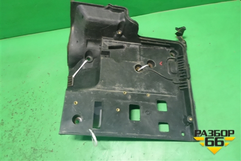 Площадка под аккумулятор (правая) (DWM500100) для Land Rover Discovery 3 с 2004-2009г